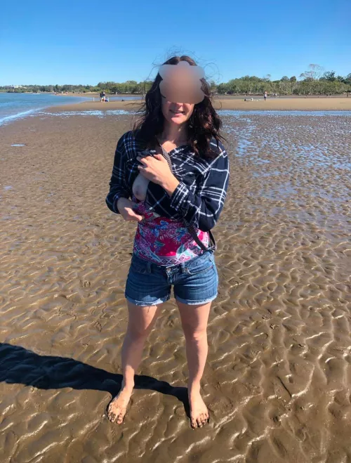 Sneaky boob flash at Nudgee dog beach