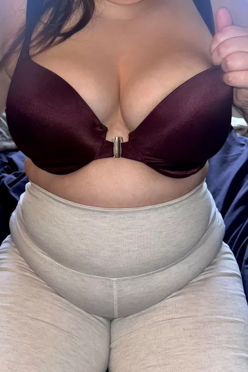 Some curvy girl tits 