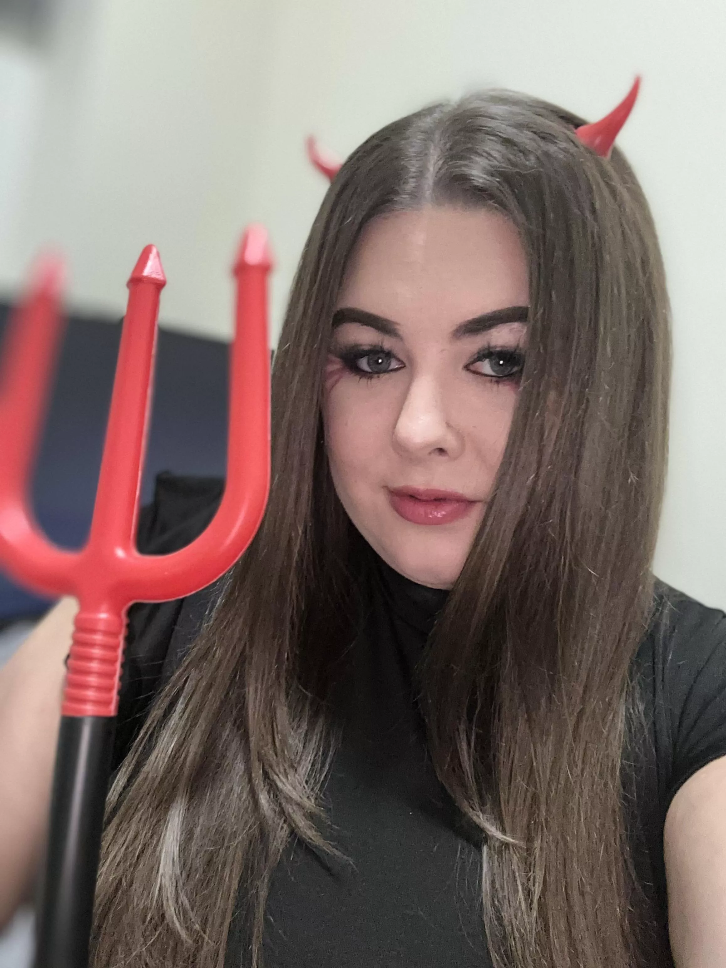 Sometimes classy sometimes a total slut 😈💦