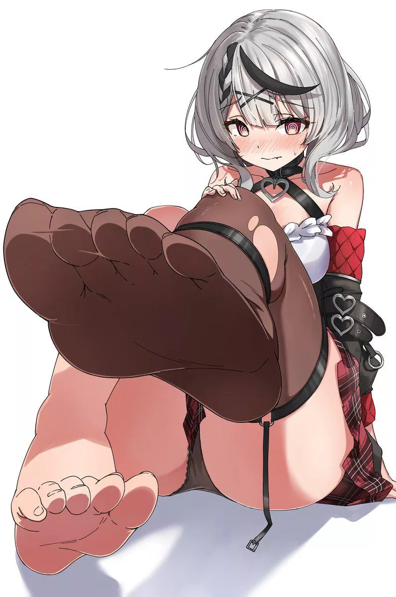 Stinky chloe feet... :c