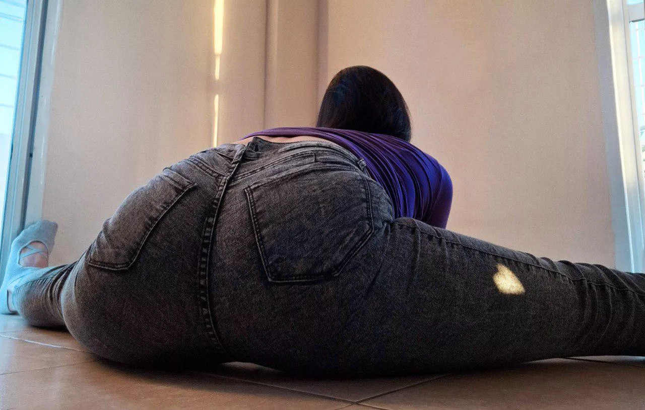 This black jeans makes me feel like a sinner.