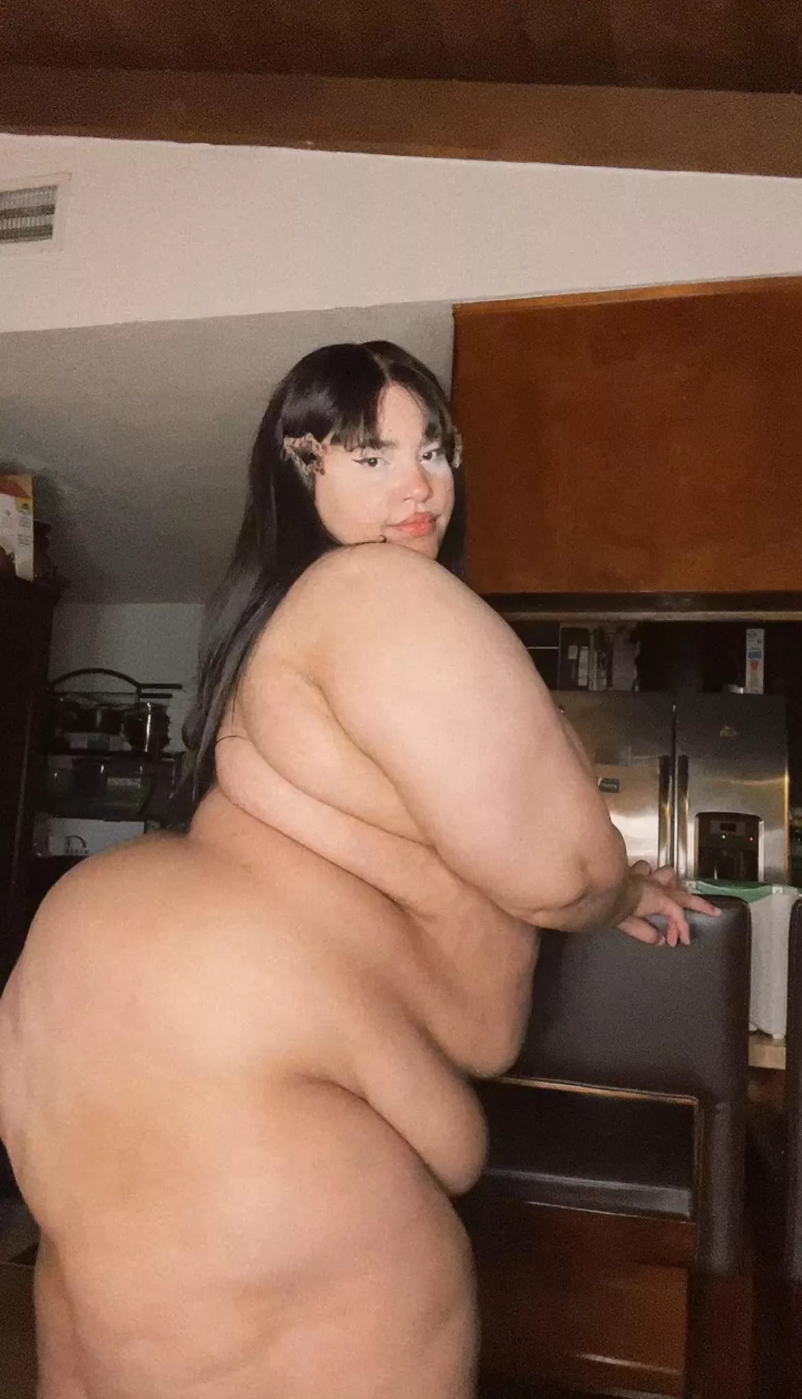 This many rolls needs helping hands 😋