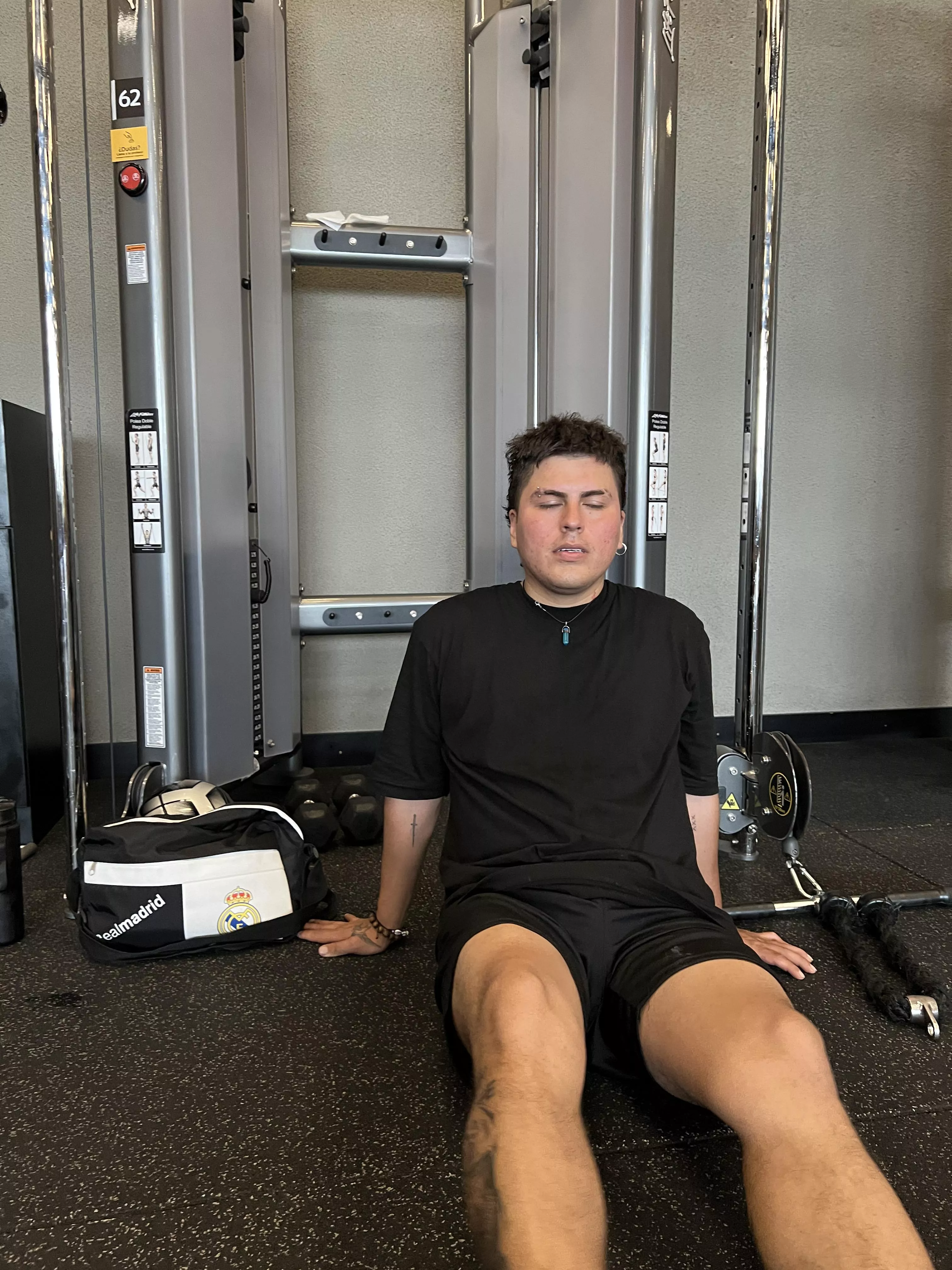 Today it's leg day, getting stronger every day for the upcoming matches, haha.