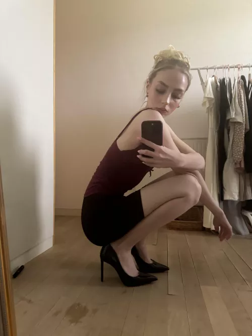 u know what i deserve right? make you goddess happy and pay for her nails and makeup