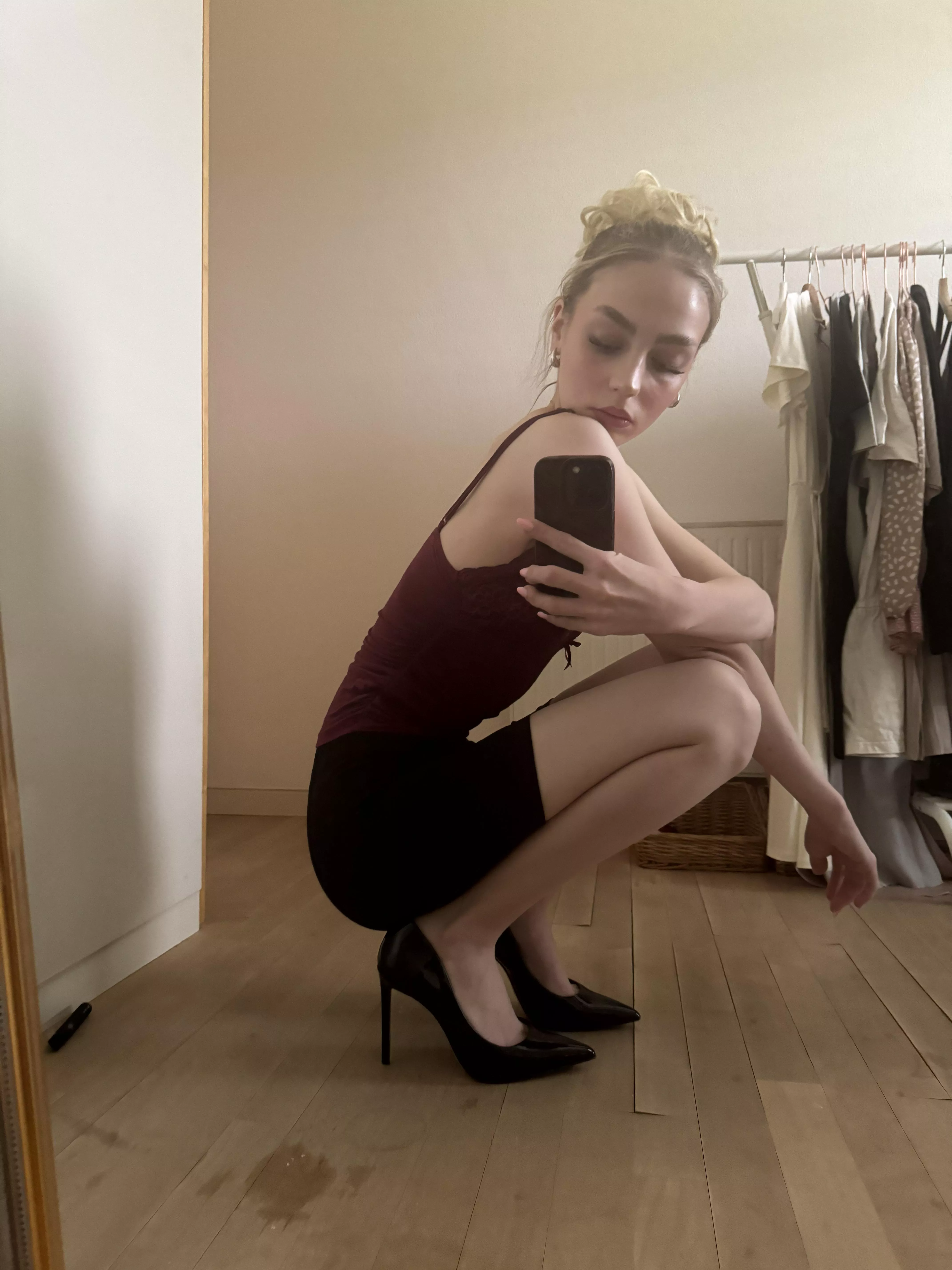 u know what i deserve right? make you goddess happy and pay for her nails and makeup