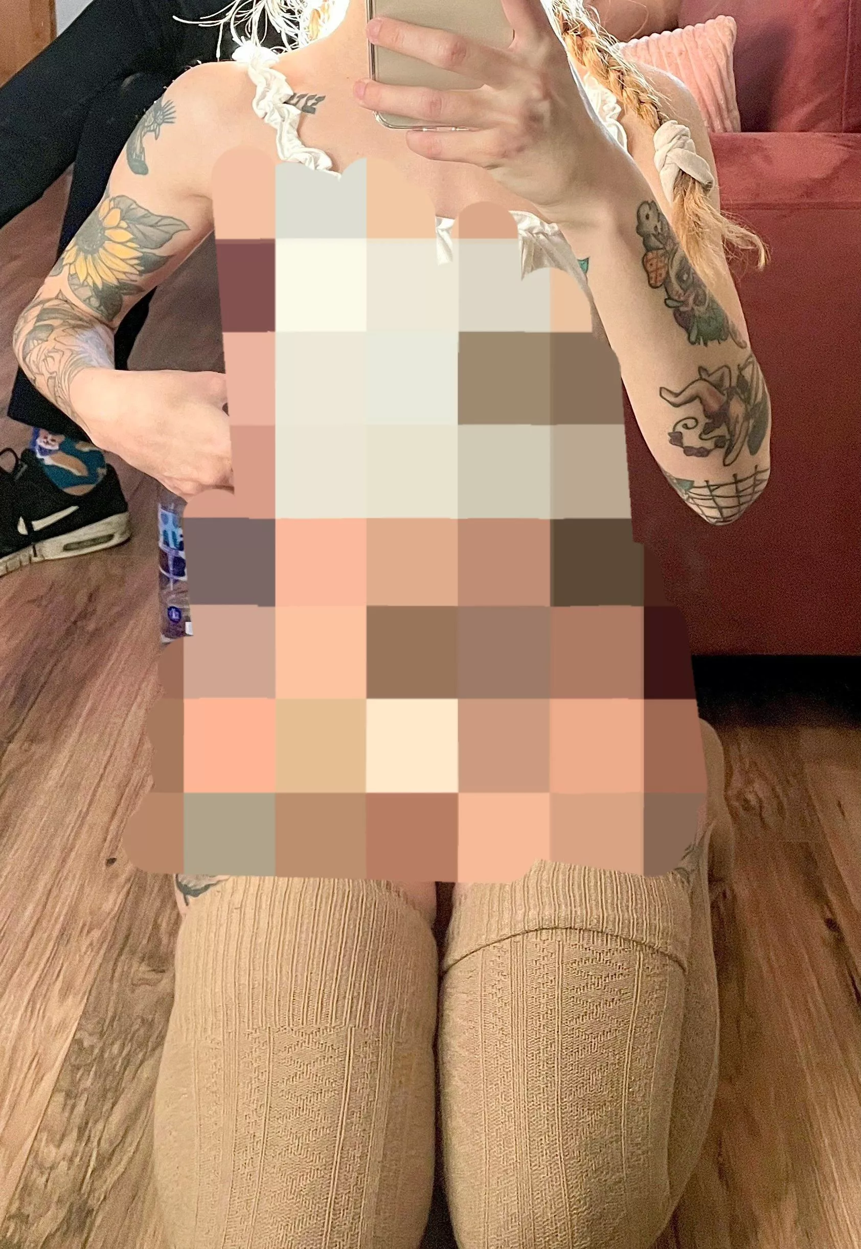 Which one of you simps wants to see your goddess uncensored?