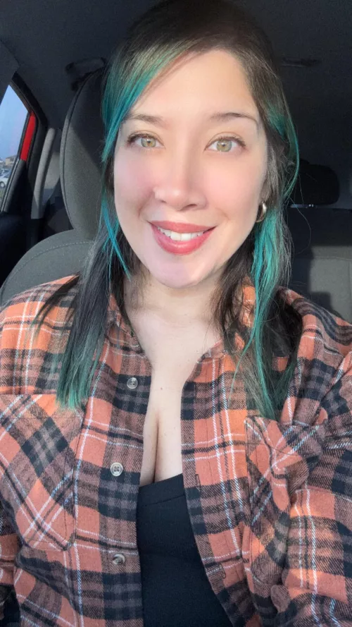 Who’s going to newbie night?