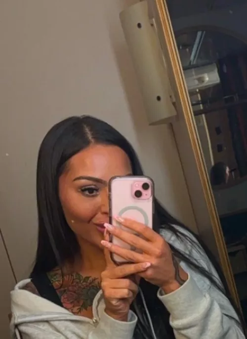 Worship at my financial altar. Sacrifice for the pleasure of your Goddess.