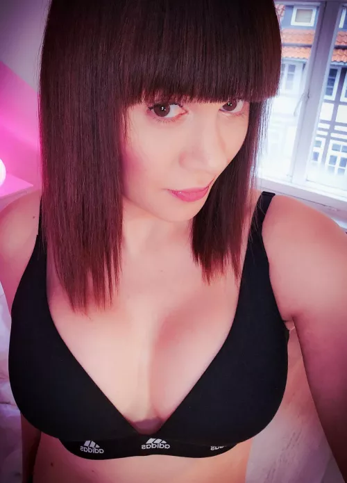 Would any straight guy date me