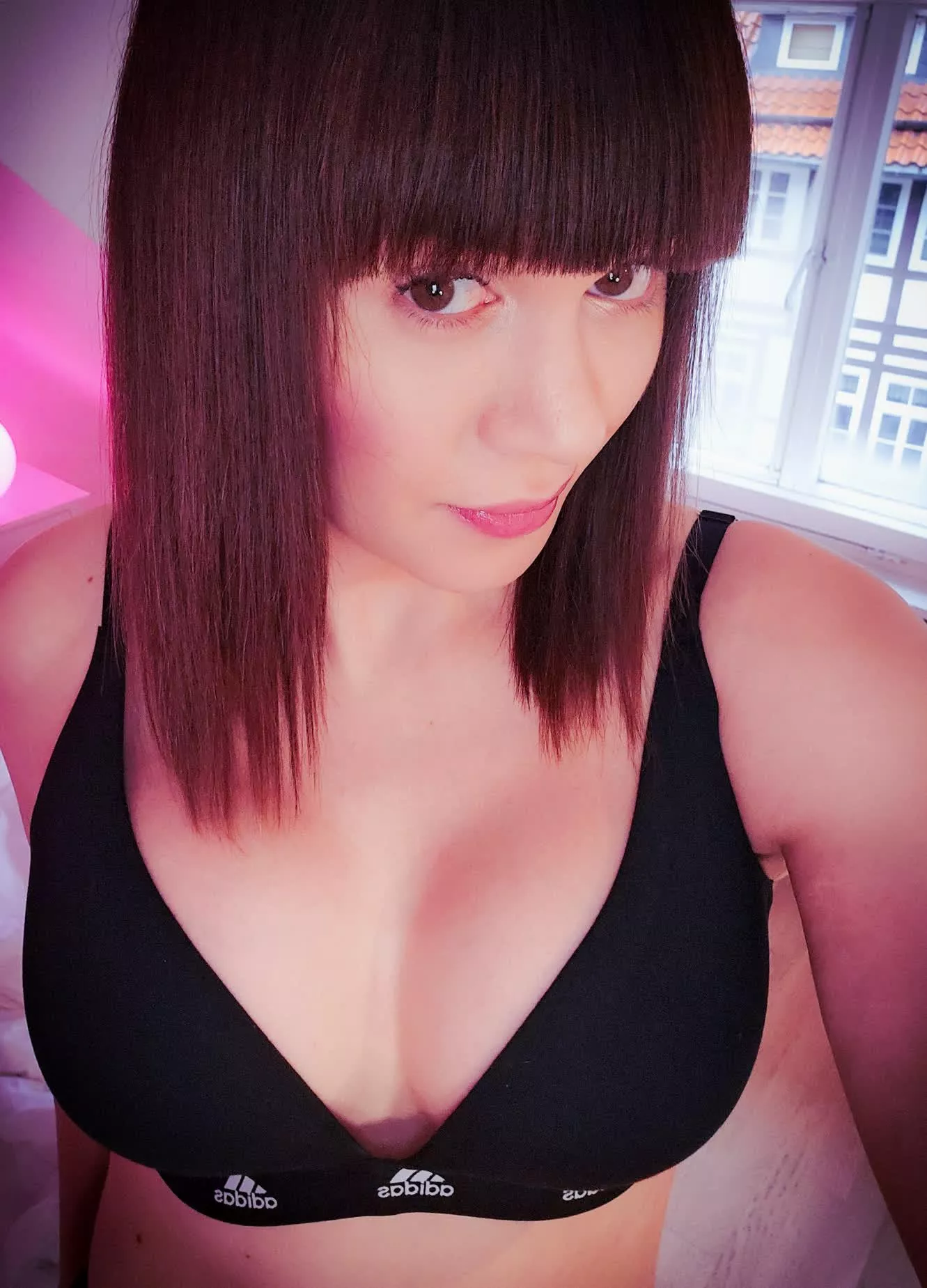 Would any straight guy date me