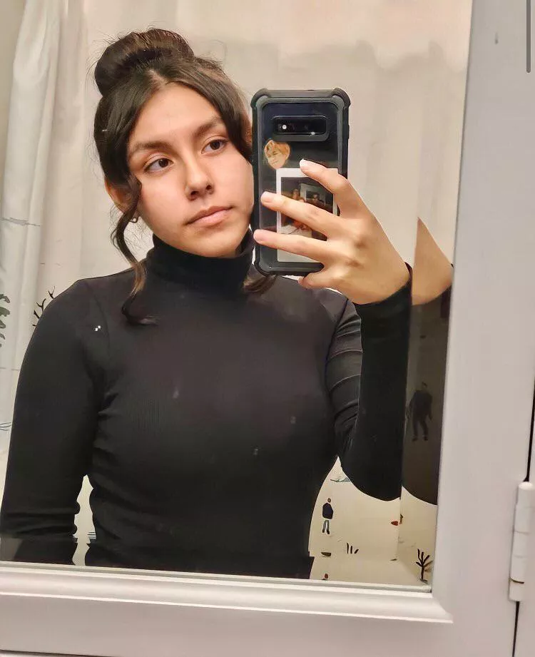 Would love to rub all over her bun