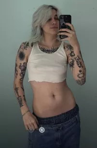 you can see her nips