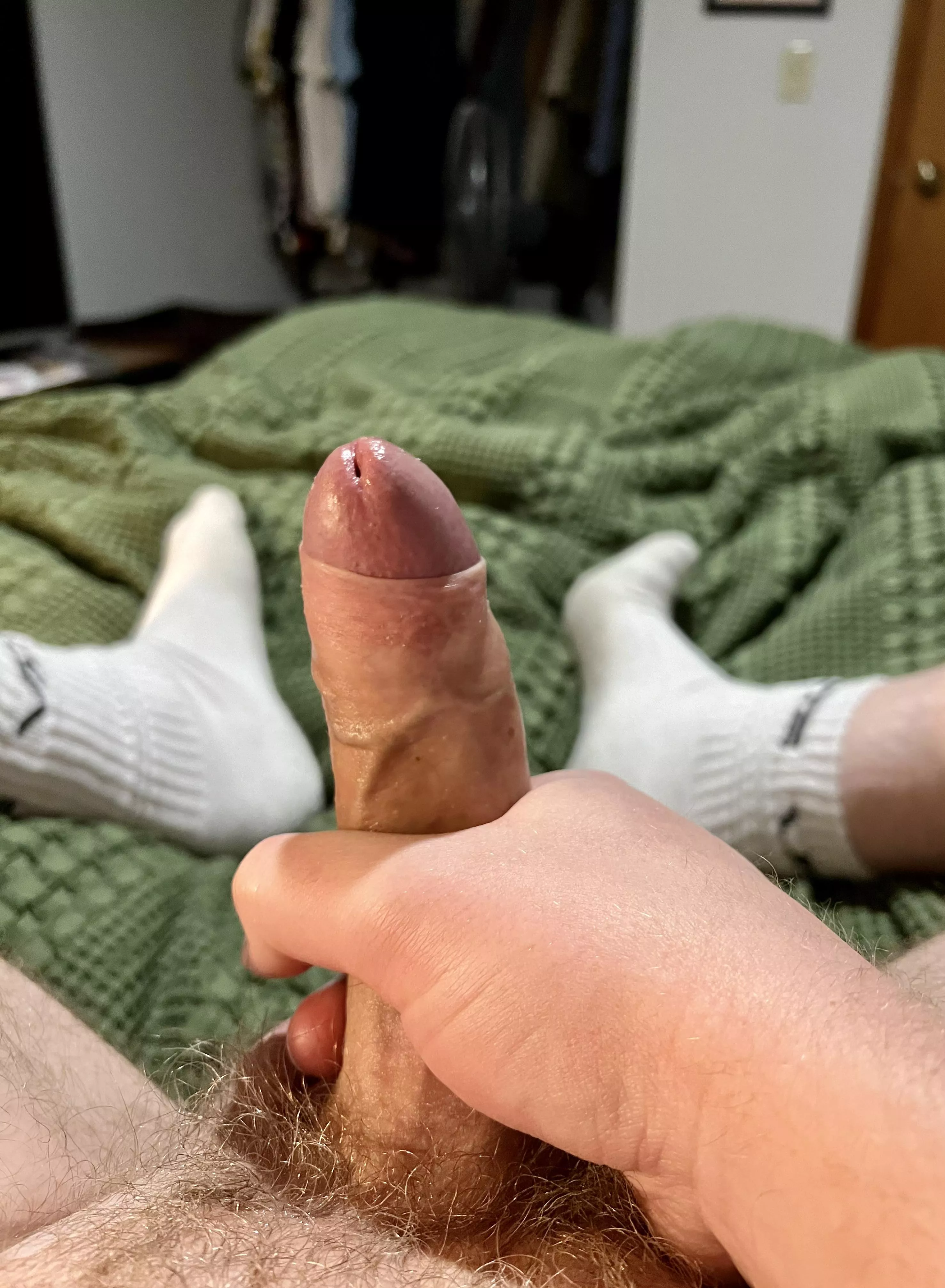 30 Bi-curious and looking for some fun and to explore.Fems or smooth a plus.  Kik FauxMulder1