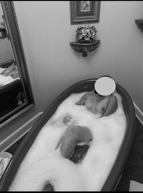 Couldn’t pass up the opportunity to snap some pics of the wife in this tub!