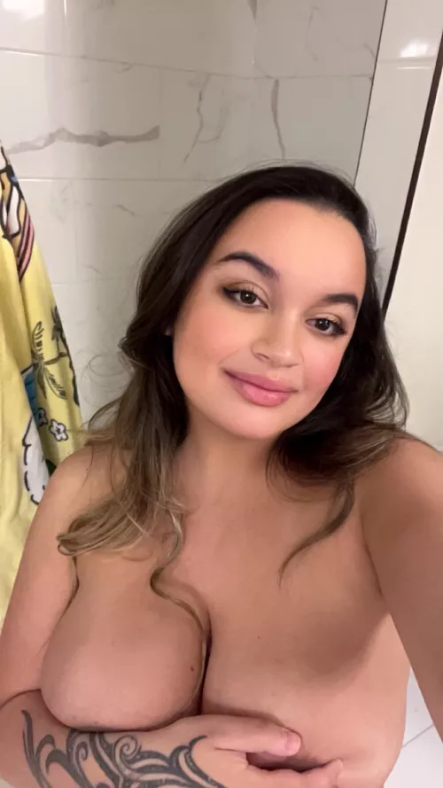 Does anyone want to play? i love to go live 18+ only