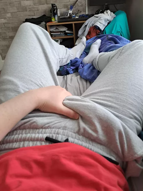 Heyo, who here likes white socks? 