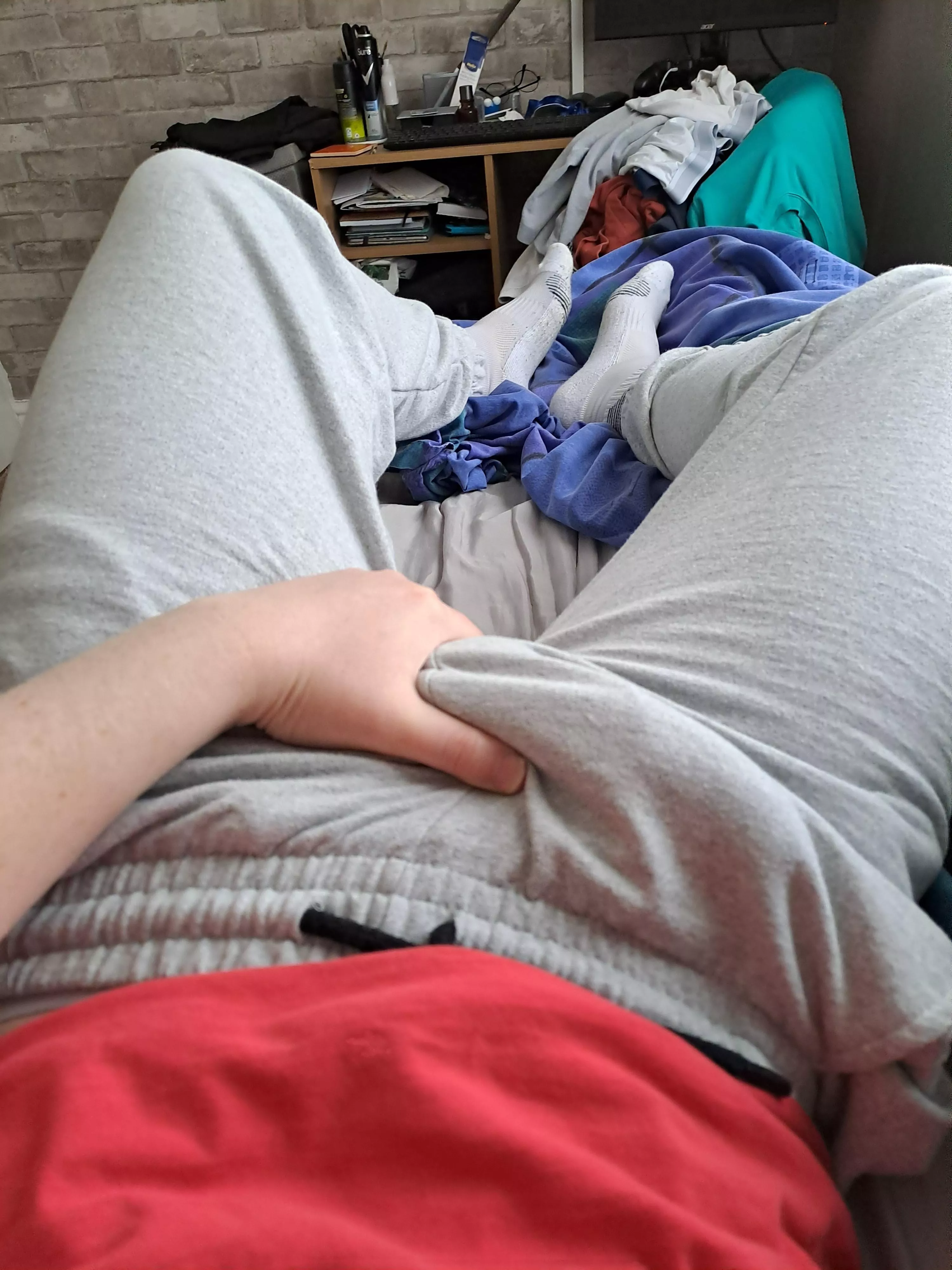 Heyo, who here likes white socks? 