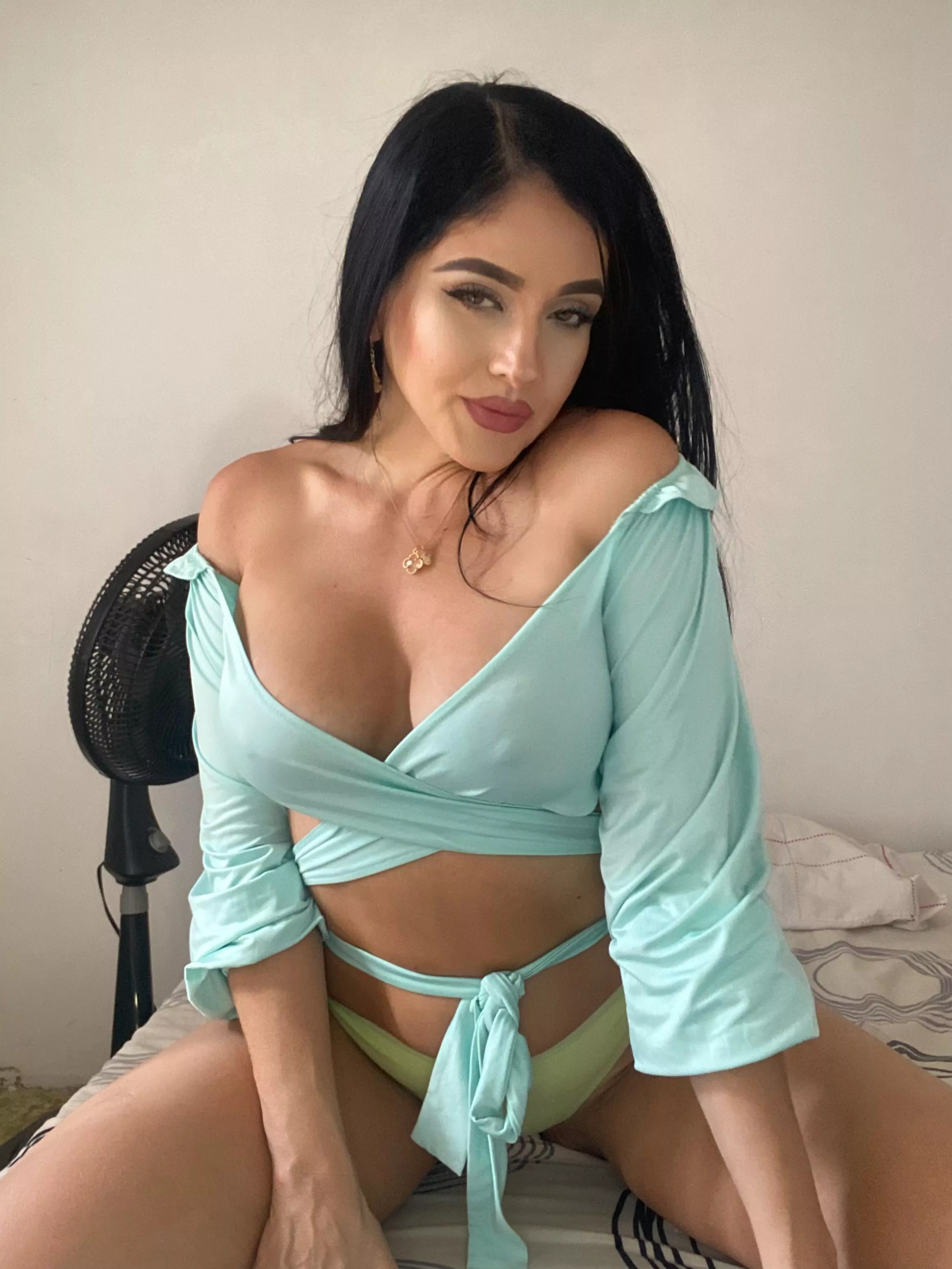 If I asked you to fuck me.. would you say yes or no?🥵