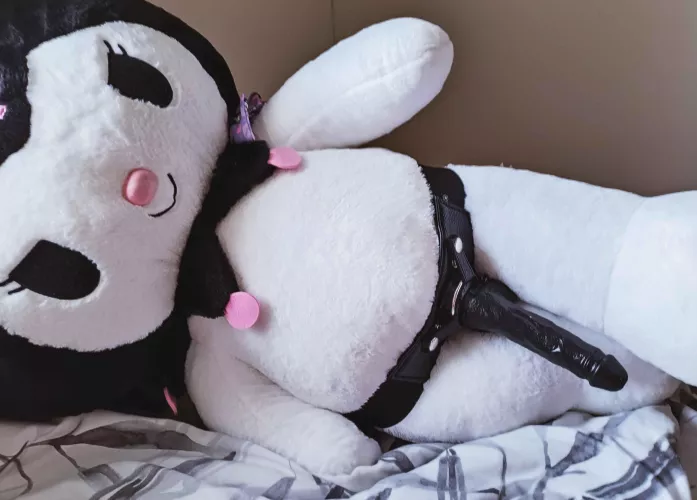 Large Kuromi + Strap on 