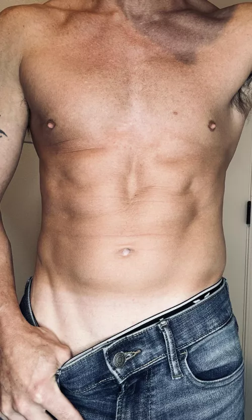 Late night encounter. Nothing serious. Lafayette M4F/ hotwife. Will travel or host. 