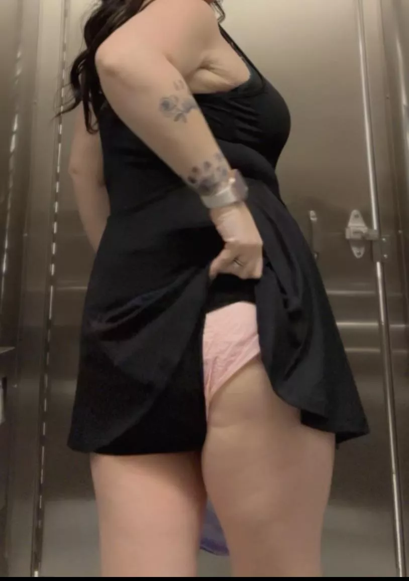 Risky in the Airport  Risky in the Airport