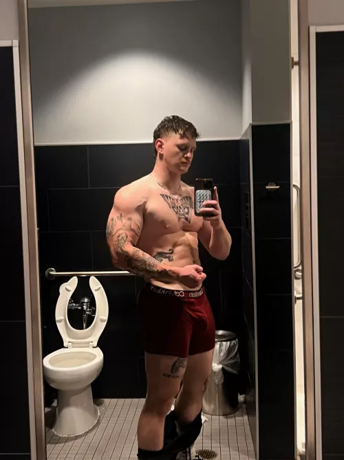 She is greeting you 💪