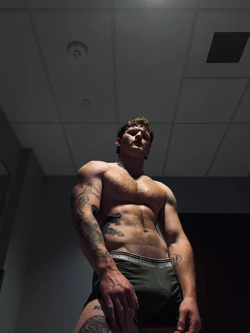 She is greeting you 💪