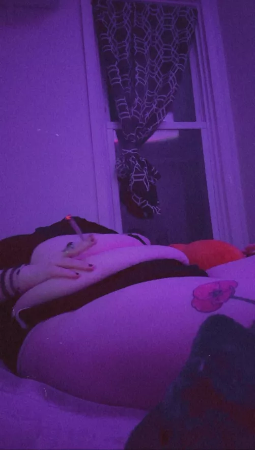 smoking/belly play video available 🤭😘