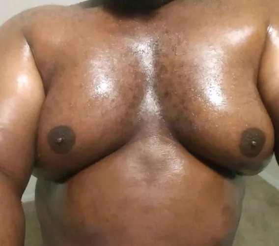 Wish I had a willing mouth for my juicy tits🤤😋