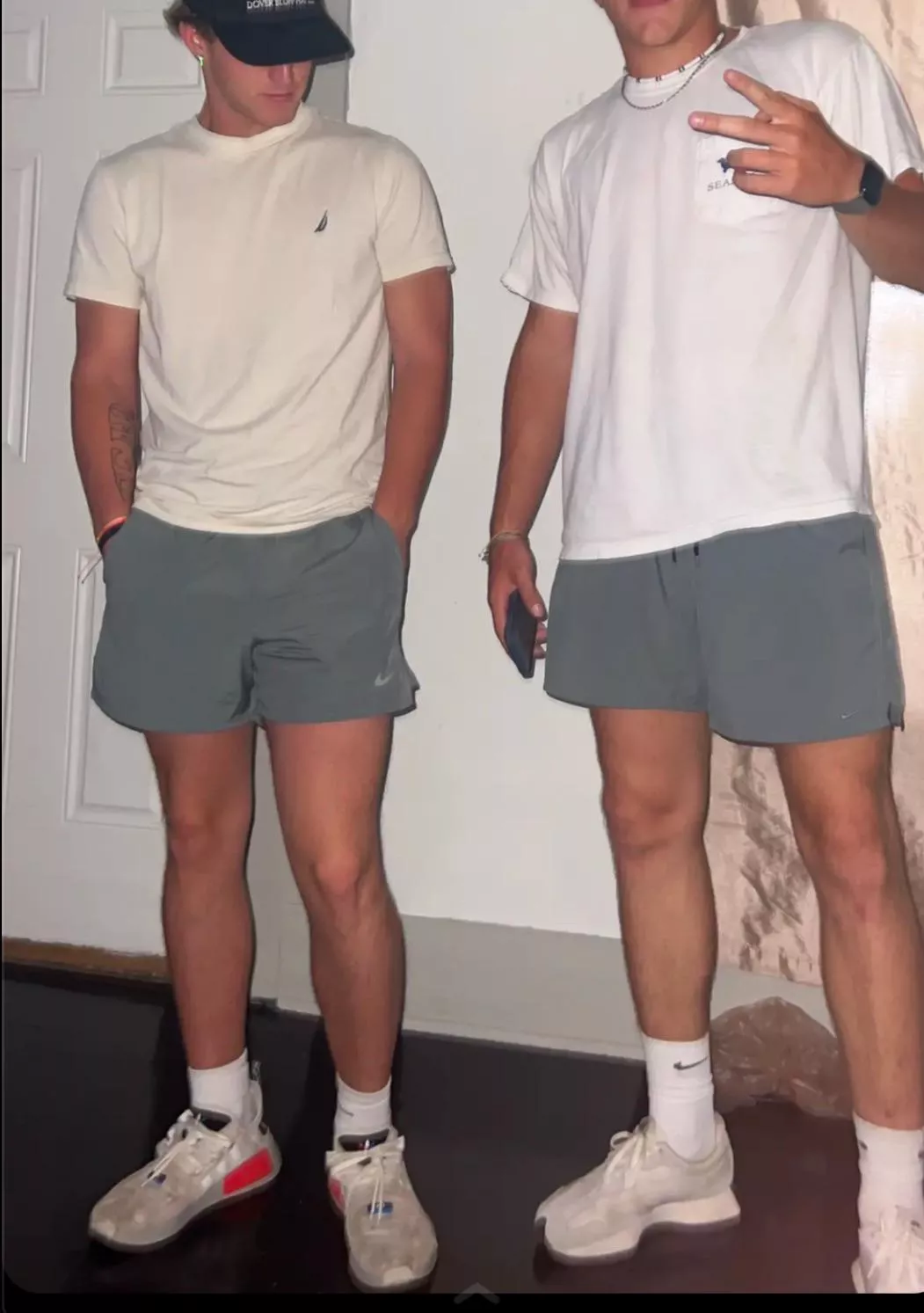 3 18 year olds wanting to fuck a chick TONIGHT ONLY 