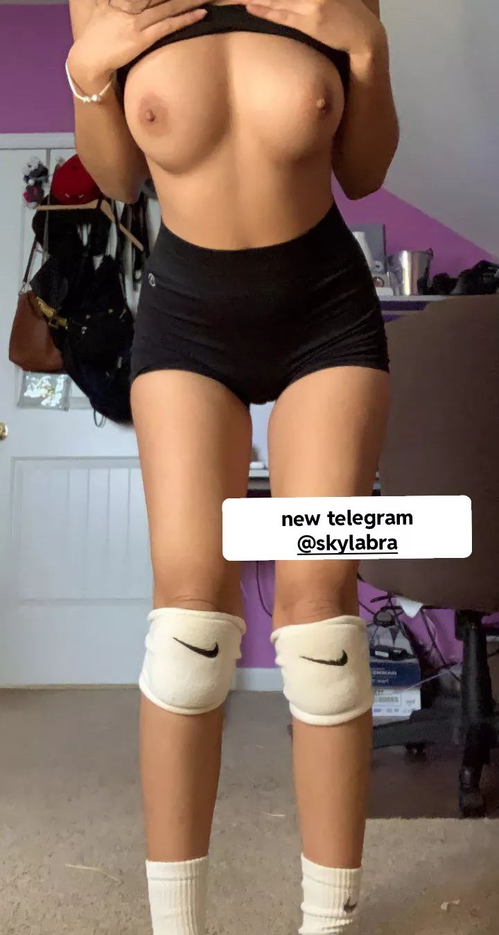 Can i be your slut who would send u nudes everyday?