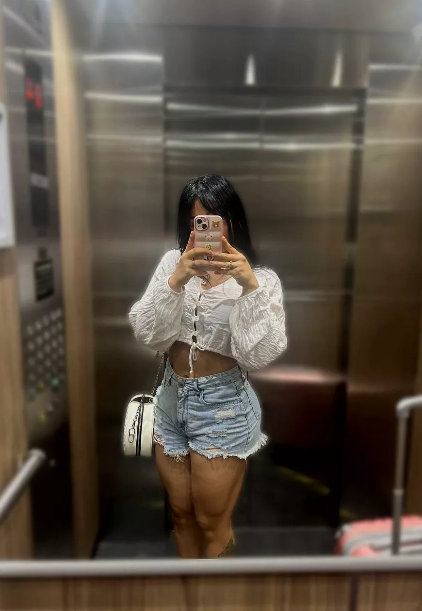 denim and confidence to keep it casual