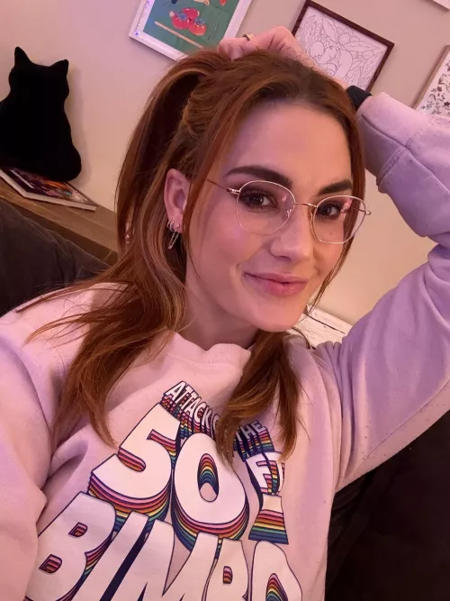 Glasses Siri is so cute though