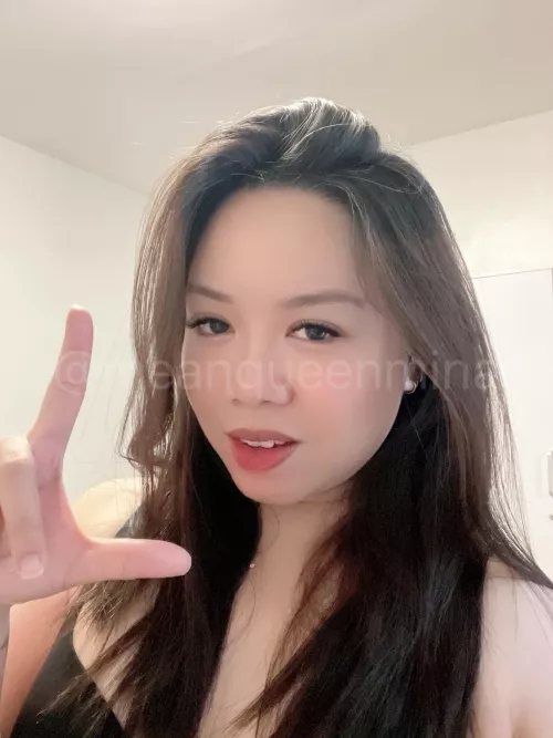 Going to shop later with my roommates! Send us your whole paycheck, pay for our dinner and shopping 💕💕