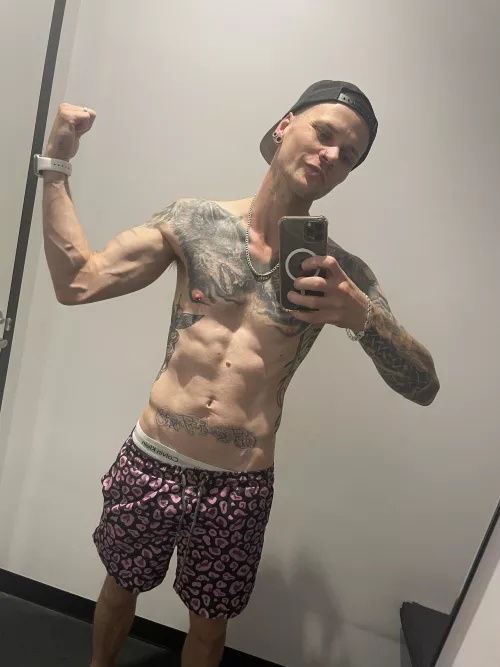 Great lighting = quick snap 📸 But all I can think about is locking more betas into my Debt Subscriptions. After all, automatic payments make it that much more exciting 😈