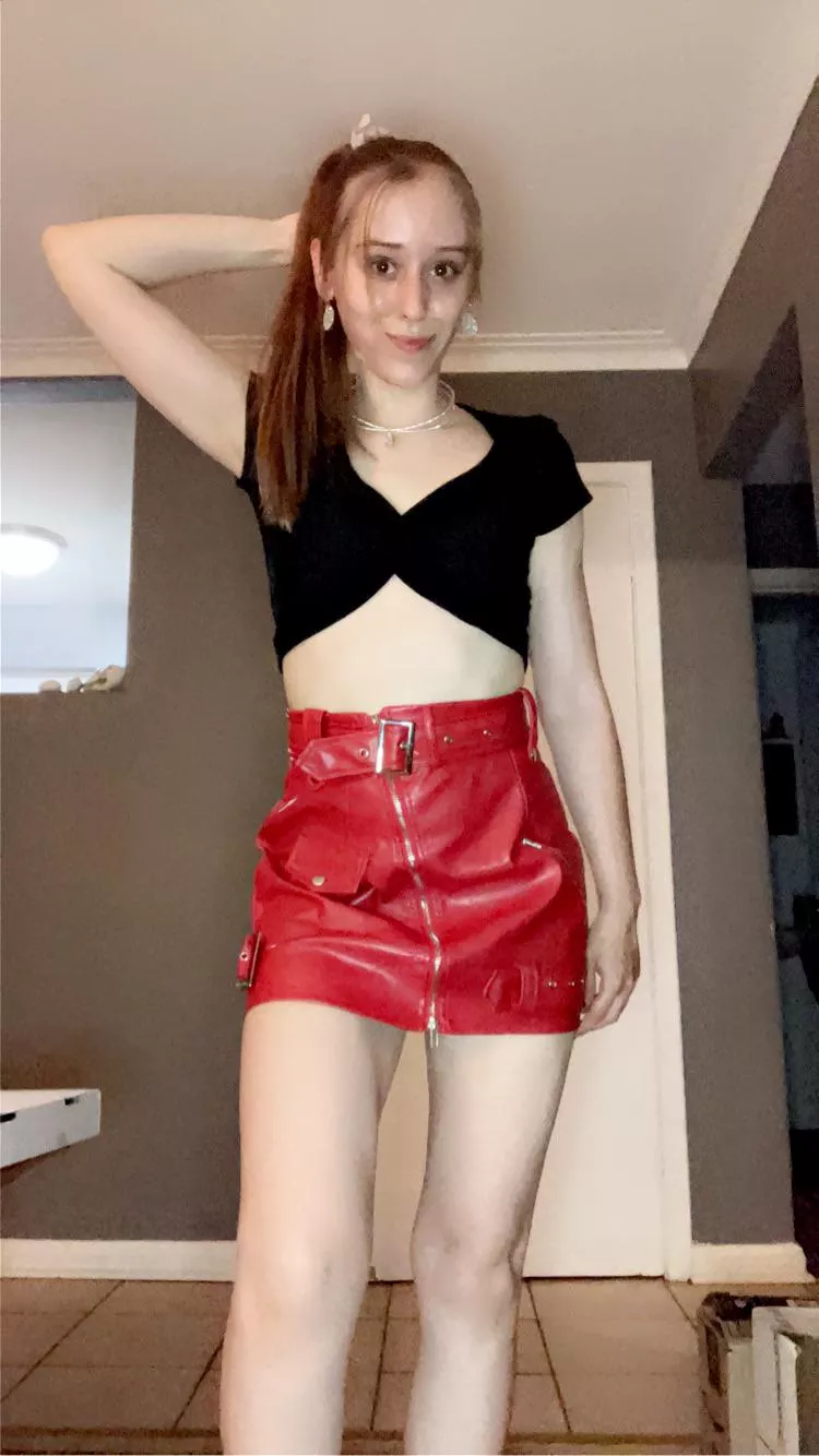 Heard you like them cute and petite 