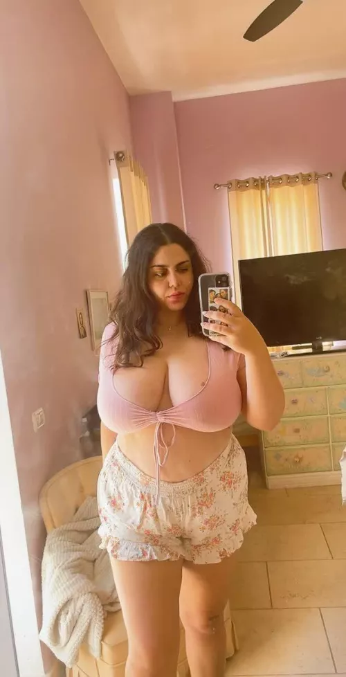 How many inches do you think can fit here in between?