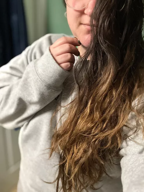 I am snuggled in my fav oversized crewneck🥹 it’s the best feeling ever 