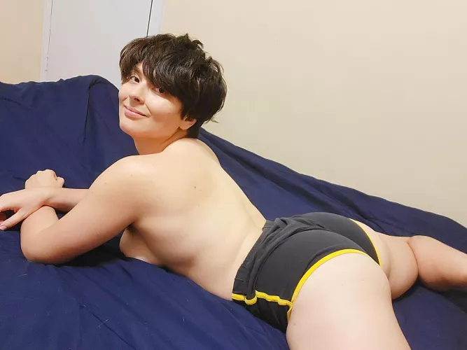 I challenge you to get these shorts off, the prize is you can fuck me however you want