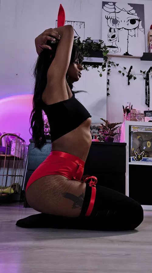 I got this tattoo cause it looked hot and it just gets better and better each time