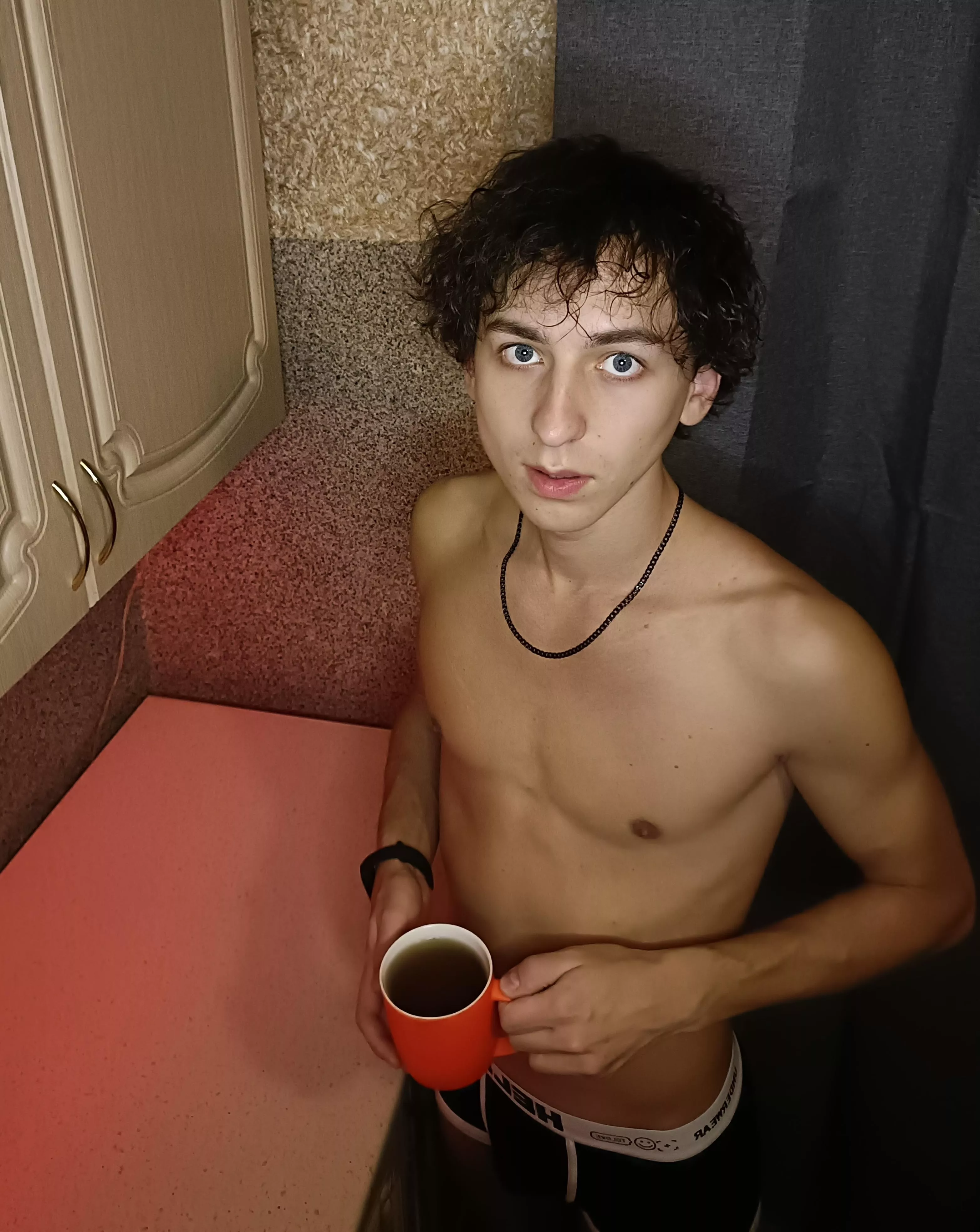 I have a pretty slender body. I hope you like me