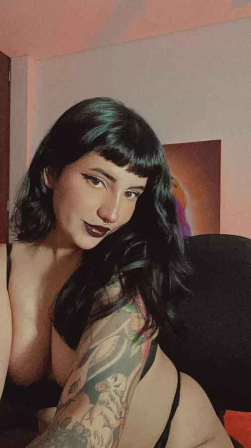 I know you've been waiting for a long time for a real fetish girl to fulfill all your fantasies and I'm here to help you.