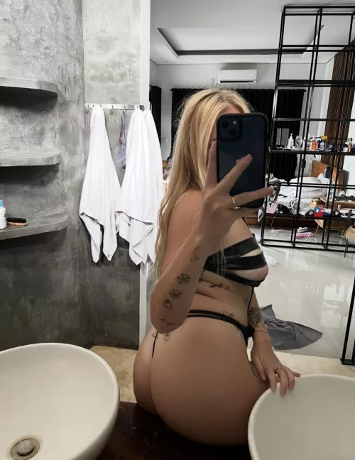 I think I got something on my ass.. can you check ?