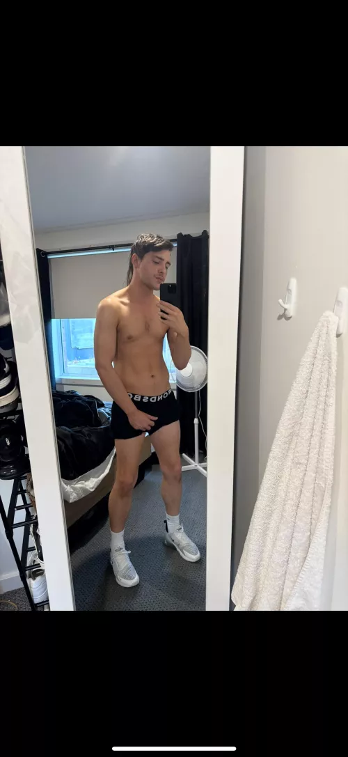 It’s Friday, come hit me up, pay some taxes, and we can have a fun time. 😈🤑😘