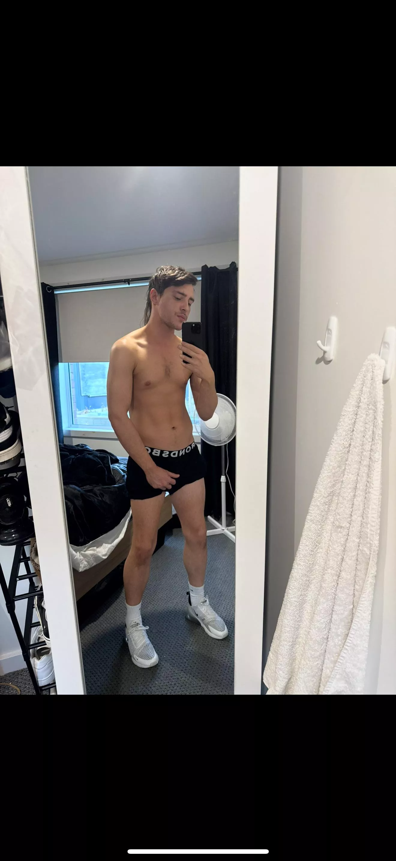 It’s Friday, come hit me up, pay some taxes, and we can have a fun time. 😈🤑😘