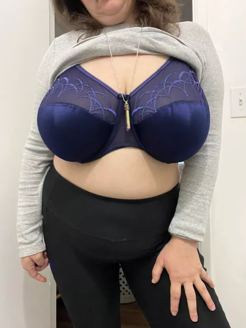 My tits are so sensitive in this bra 