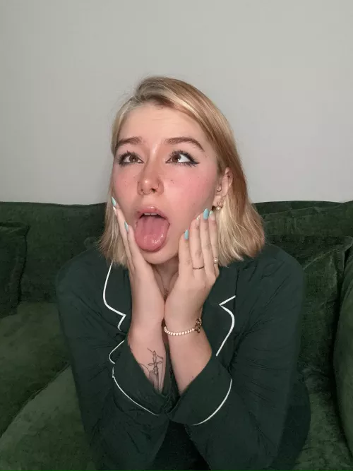 My tongue’s ready… Now give me something to taste 💦