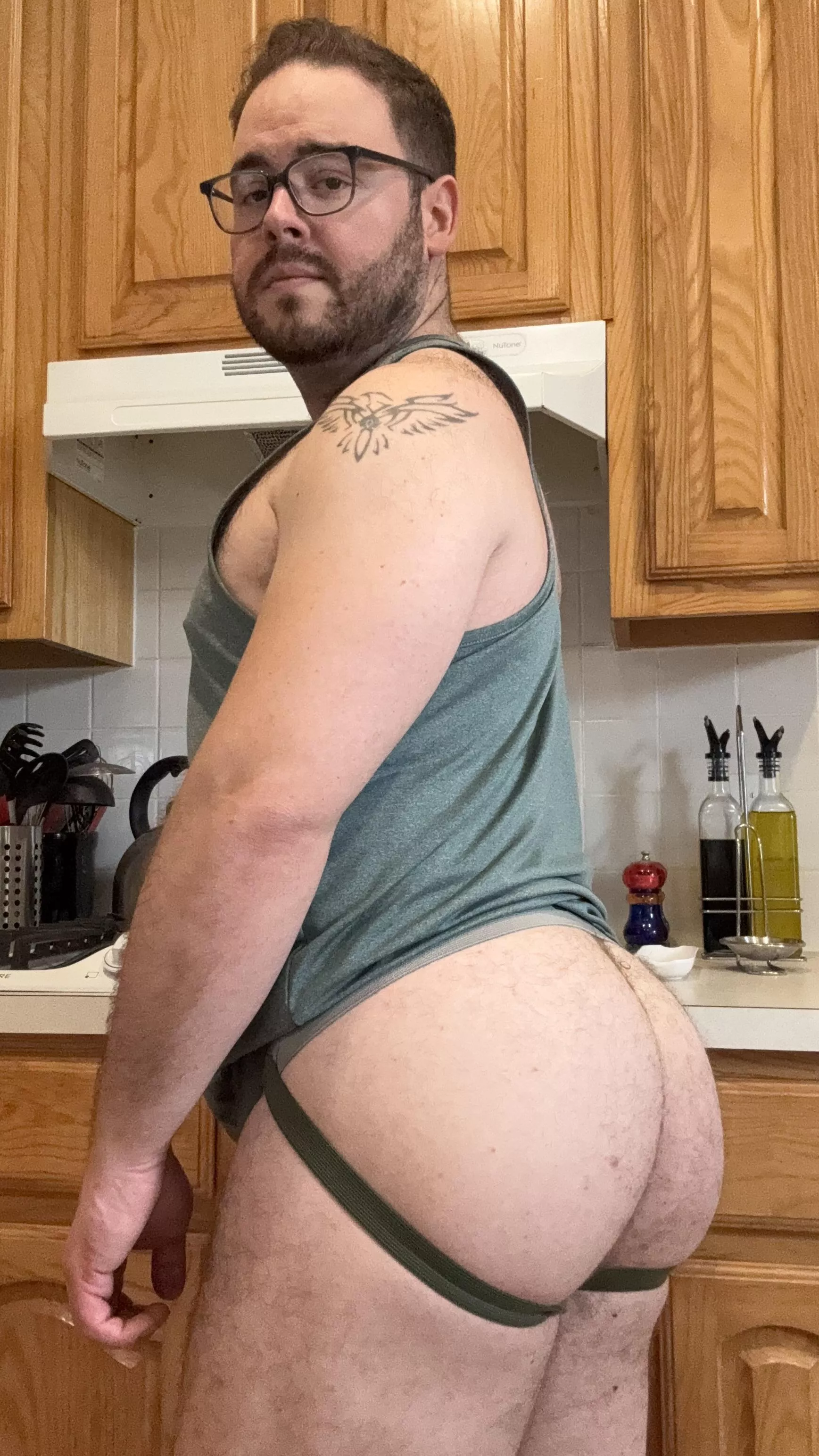 Strapped up/Caked up