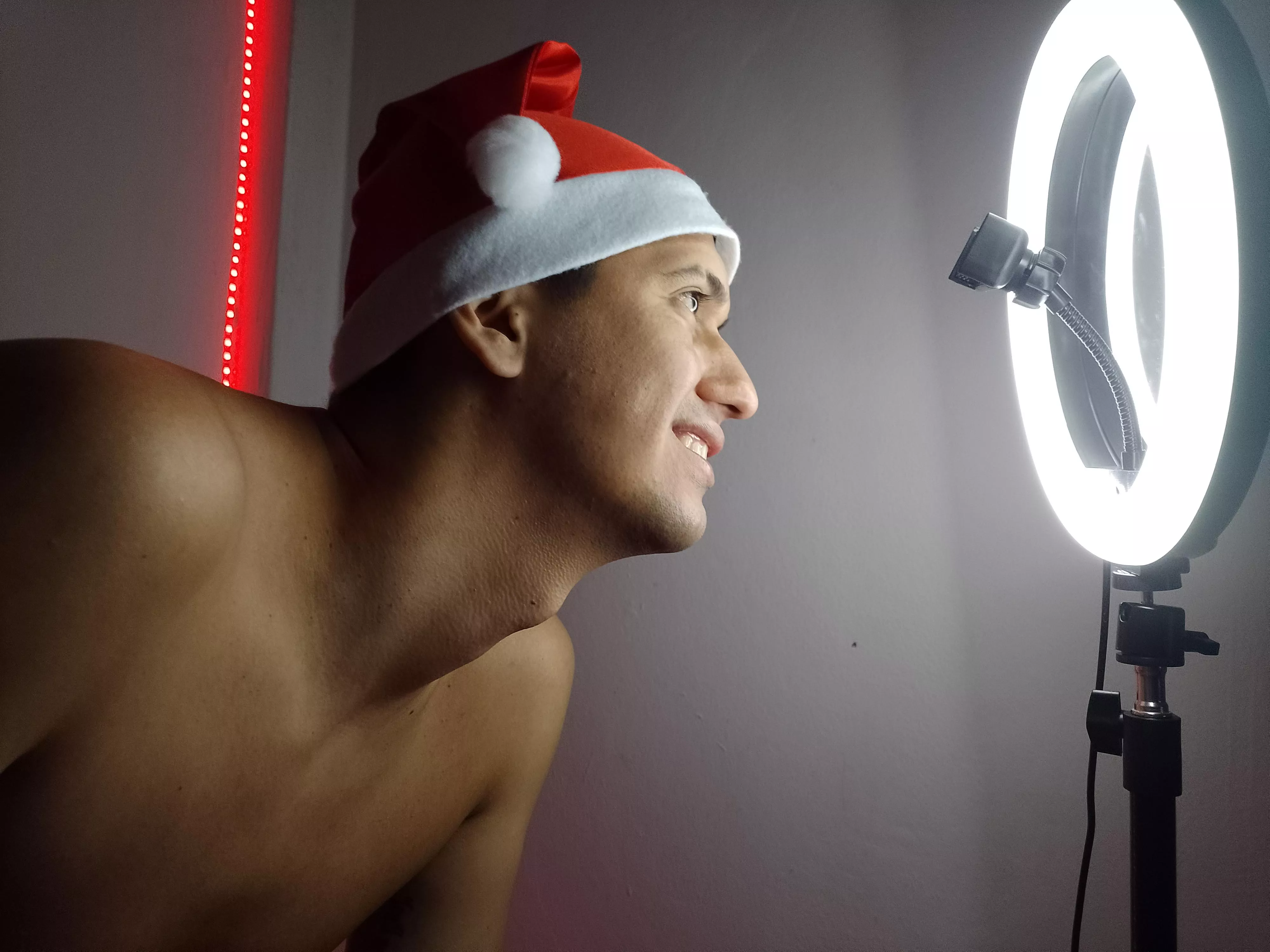 The real gifts don’t come wrapped; they come in bank transfers. 🎅🏻🎄💸💸