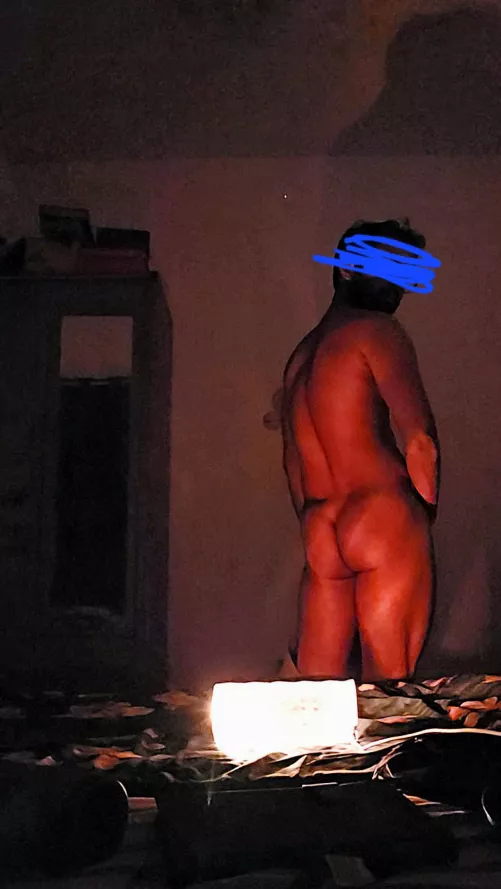 Too hot for clothes 🔥